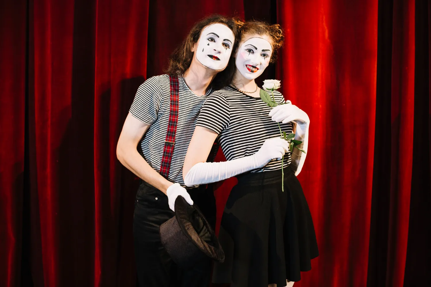 Magia teatru z dostawą pod drzwi